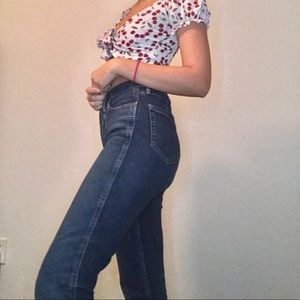Hollister Ultra High Rise Mom Jeans